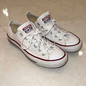 Women’s 7 White Converse Shoes!